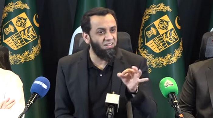 پی ٹی آئی کا 27 ستمبر کے لانگ مارچ کا اعلان 'کھودا پہاڑ نکلا چوہا' ثابت ہوا، عطا تارڑ