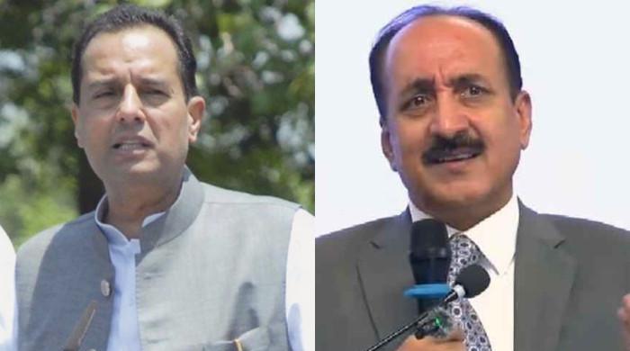 احسن بھون نے کیپٹن ریٹائرڈ صفدر کو 5 ارب روپے ہرجانے کا نوٹس بھجوادیا