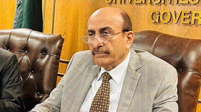 سندھ حکومت یا کسی سیاسی شخصیت کی جانب سے جامعات میں کوئی مداخلت نہیں کی جارہی: وزیر تعلیمی بورڈز