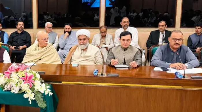 محموداچکزئی کا اسپیکر چیمبر جانے سے انکار، پی ٹی آئی نے حکومت سے مذاکرات کیلئے نیا وفد تشکیل دیدیا
