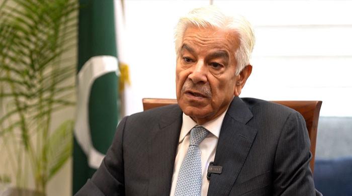 ڈی جی آئی ایس پی آر نے کے پی حکومت کو واضح پیغام دیا ہے کہ اب ایسا نہیں چلےگا: وزیر دفاع 