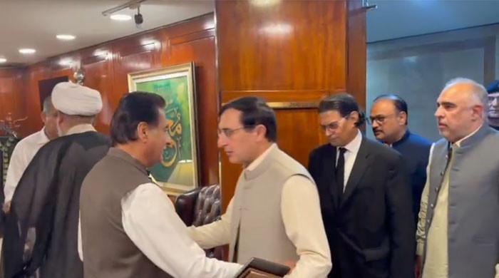 مذاکرات کا پہلا روز ختم، حکومت اور اپوزیشن کسی نتیجے پر نہ پہنچ سکے، کل دوسرا دور ہوگا