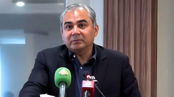 ایران میں ہرطرح کی انڈسٹری لگی ہوئی ہے، ہم بھی میڈ ان پاکستان پرچلےجائیں تومسئلہ حل ہوجائےگا: محسن نقوی