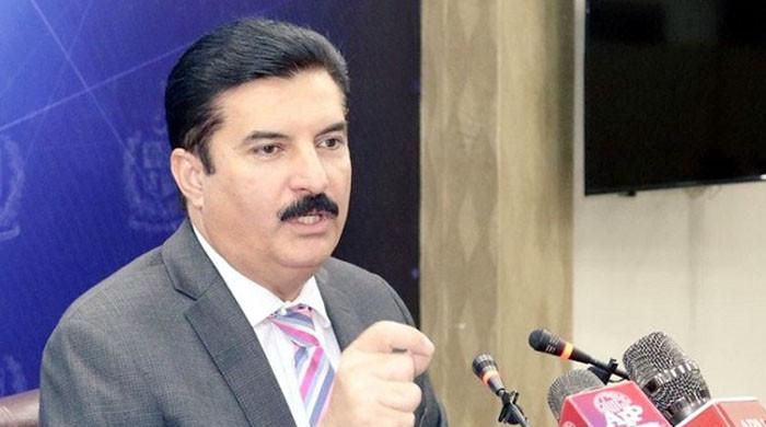 ایمرجنسی لگتی ہے تو پی ٹی آئی کیلئے میں اکیلا ہی کافی ہوں: گورنر کے پی