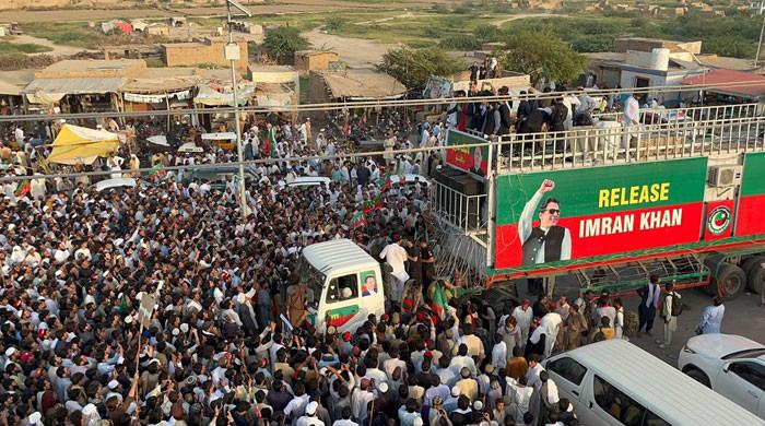 پختونخوا میں ایمرجنسی یا گورنر راج کے بجائے آئینی اقدامات کے مجموعے پر غور