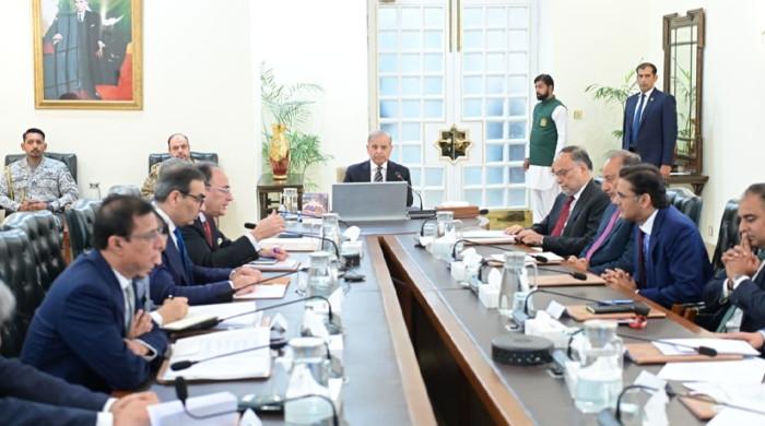 وزیر اعظم کا علاقائی صورتحال کے تناظر میں گیس کی بلاتعطل درآمد یقینی بنانے پر زور 