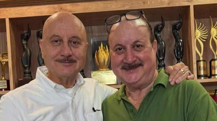مالی بحران کے دوران بھائی انوپم کھیر نے کوئی مدد نہیں کی: اداکار راجو کھیر کا انکشاف