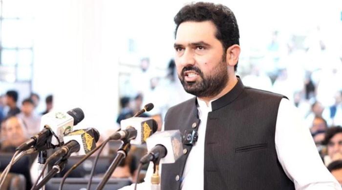سہیل آفریدی کمرے میں اکیلے تھے، دروازہ توڑ کر تحویل میں لیا گیا، اندرونی کہانی سامنے آگئی