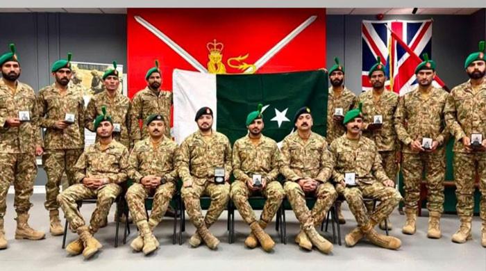 پاک فوج کی ٹیم نے برطانیہ میں کیمبرین پٹرول مقابلے میں سلور میڈل جیت لیا
