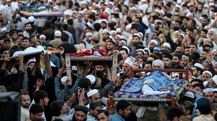 پشاور میں نجی اسکول کی چھت گرنے سے 34 بچے اور ایک ٹیچر جاں بحق