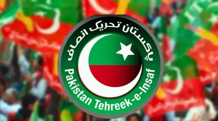  پی ٹی آئی کور کمیٹی کے گزشتہ روز ہونے والے اجلاس کی اندرونی کہانی سامنے آگئی