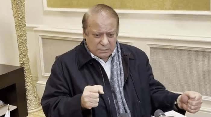 ہمارے فوجی دلیری سے لڑرہے ہیں، فوج کی قربانیوں پر کوئی شک ہی نہیں: نواز شریف