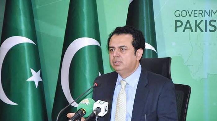 پی ٹی آئی پر پابندی سے متعلق آئین میں ایسی بے شمار گنجائش ہے: طلال چوہدری