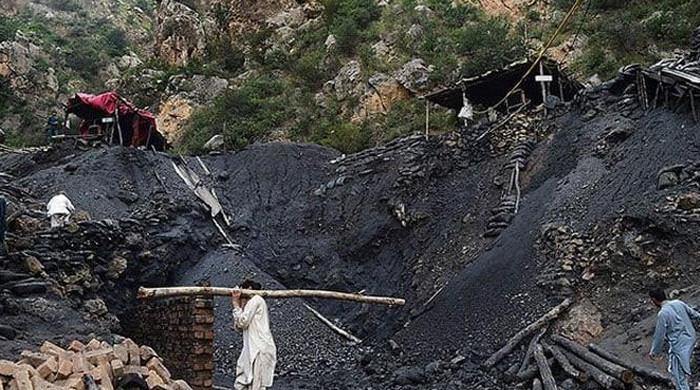 خیبرپختونخوا: پی ٹی آئی دورِ حکومت میں معدنیات کے شعبے میں اربوں روپے کی مبینہ بے ضابطگیاں سامنے آگئیں