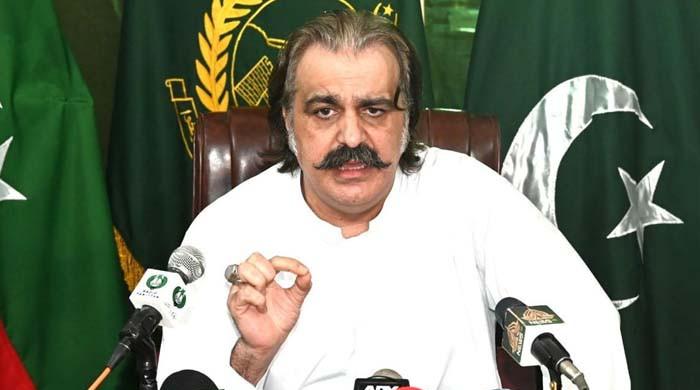 وزیراعلیٰ کے پی کیلئے پی ٹی آئی گروپ سرگرم، 30 سے زائد ارکان علی امین کو سی ایم بنانے کے خواہشمند